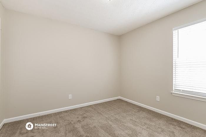 1st image of 147 Village Way SE