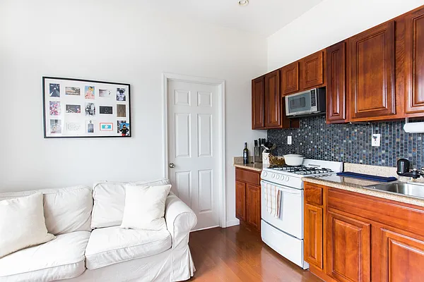 Rented by Compass | media 10