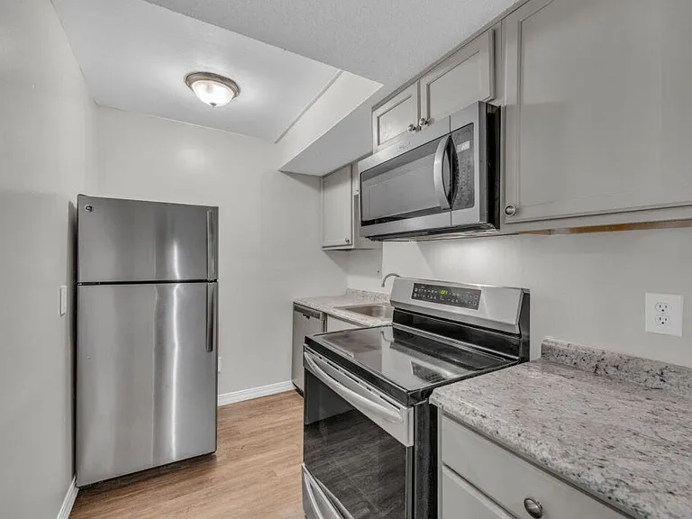 3700-3710 Warwick Blvd — Photo 45