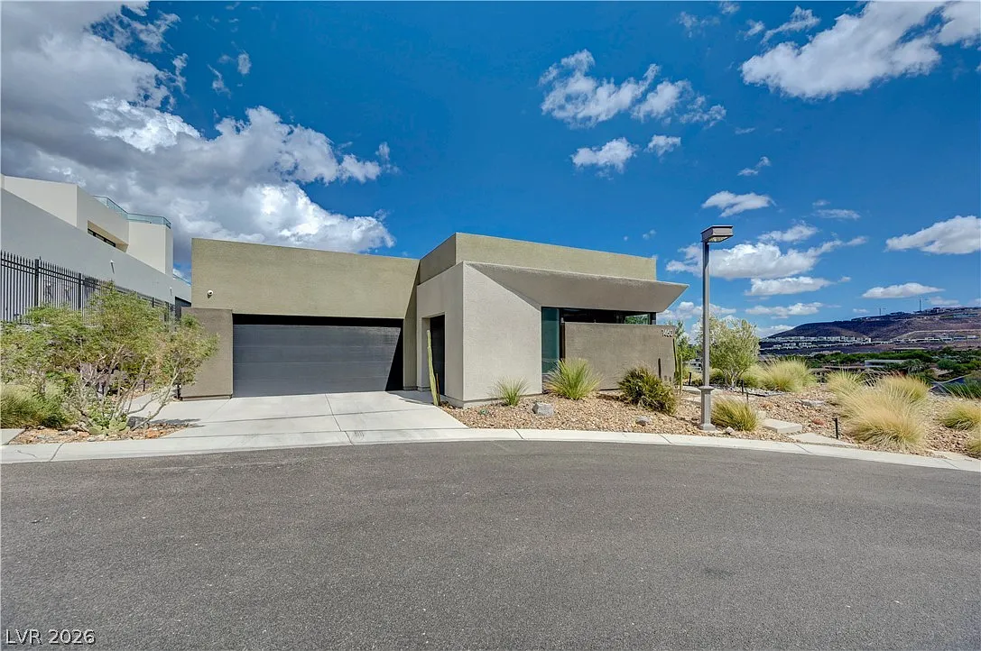 3 bed, 3.0 bath, 2851 sqft, $11,000 — Photo 4