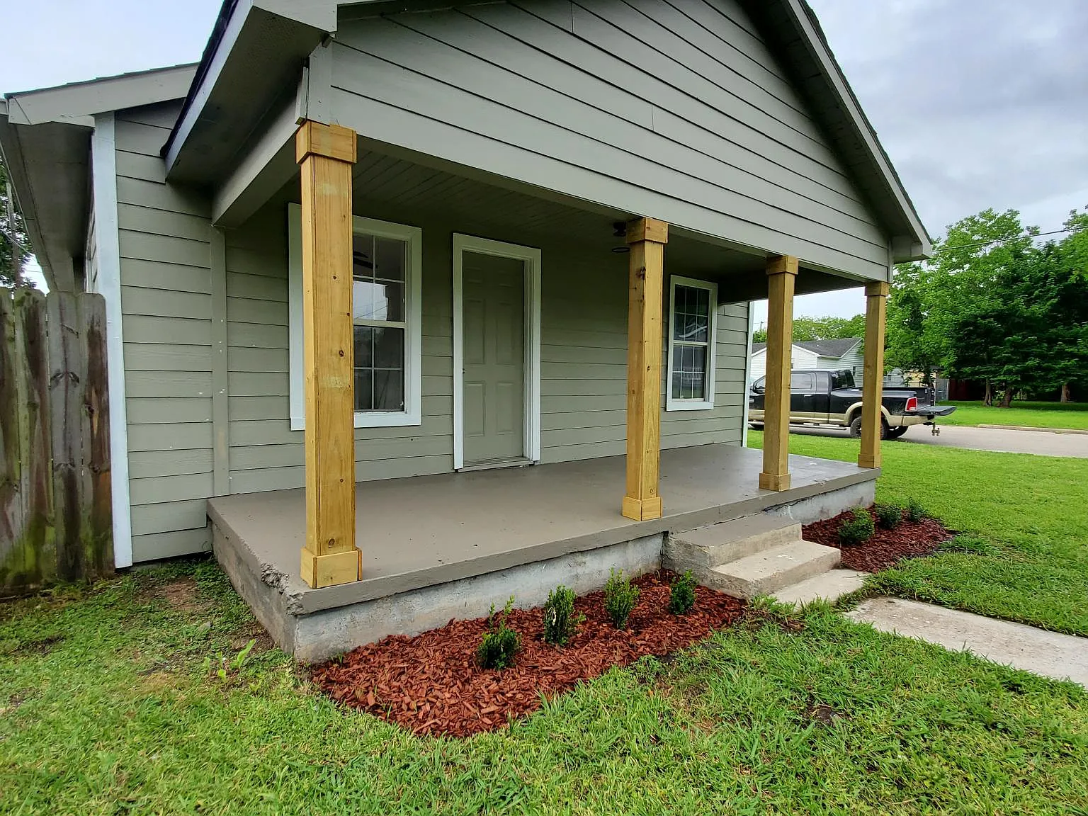 1300 Hawthorne St — Photo 2