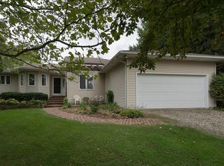 10700 Coopersfield Rd, Chelsea, MI 48118