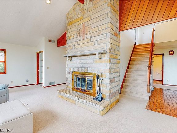 4th image of 194 Skyview Dr