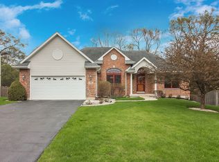 751 Creek Bend Ln, Antioch, IL 60002