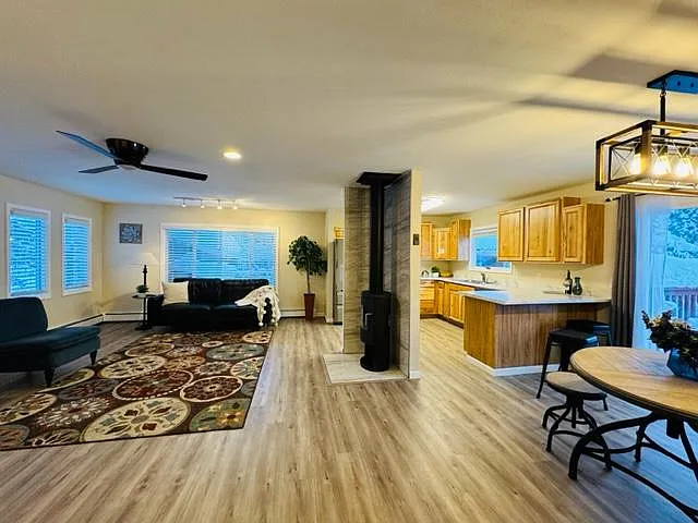 Building Photo - 8521 Solar Dr