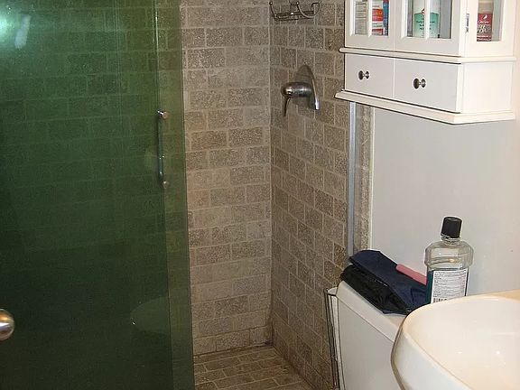 4th image of 1537 N Milwaukee Ave