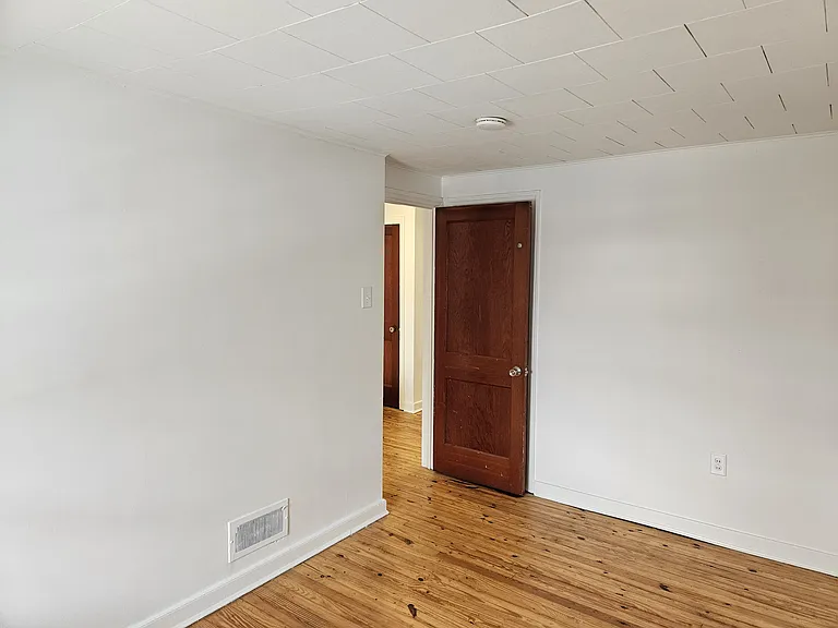 61 Wise Ave — Photo 16