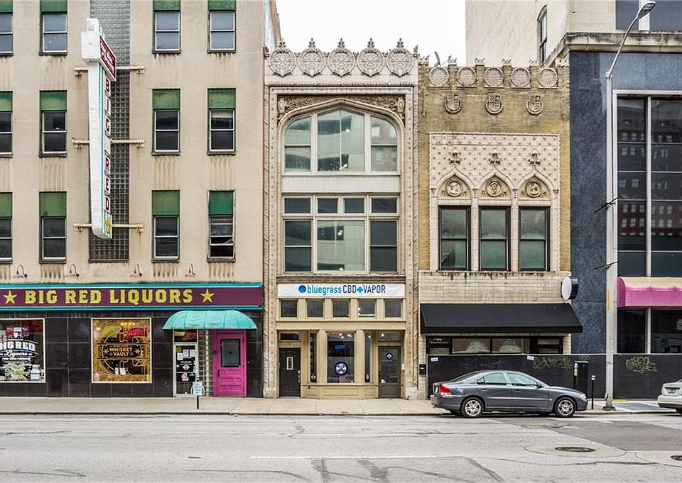 1st image of 19 N Pennsylvania St #2
