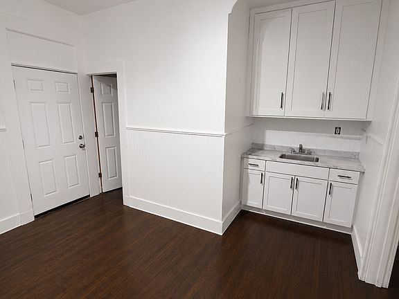 2nd image of 93 Prince St Unit 2