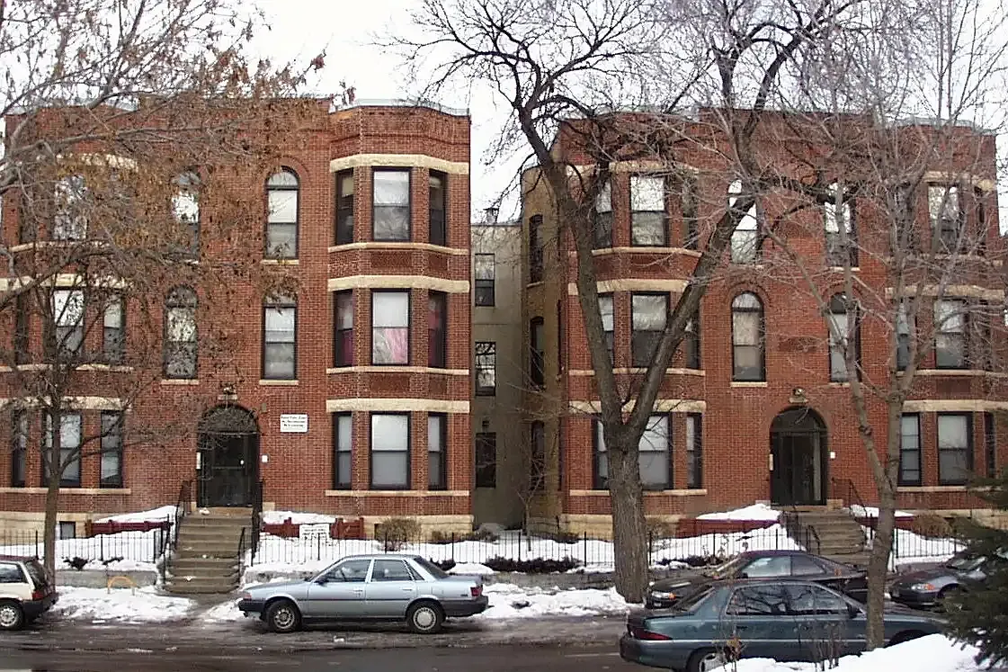 Elliot Apartments — Photo 1