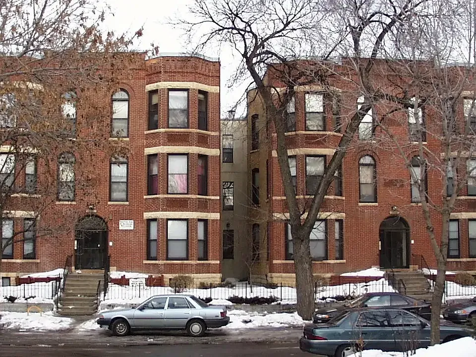 Elliot Apartments