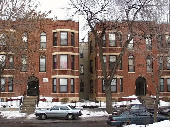 Elliot Apartments