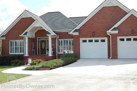 1st image of 19 Meadow Lakes Ct