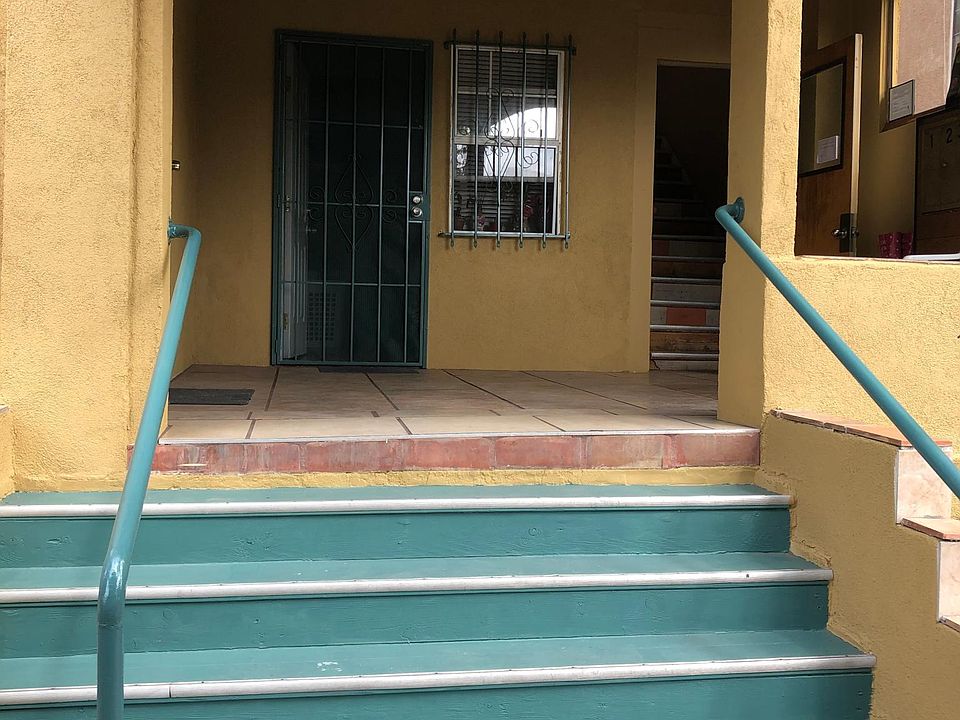 1st image of 218 N Soto St APT 3