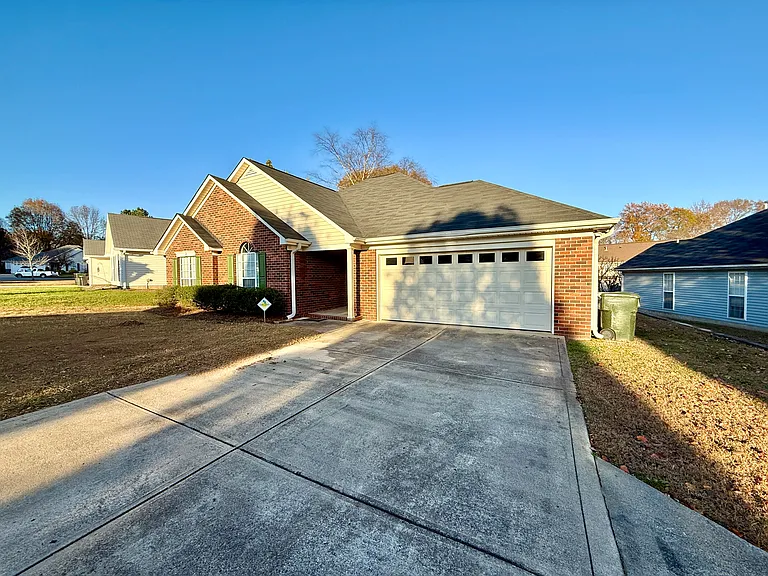 2862 Eagle View Pl NW — Photo 2