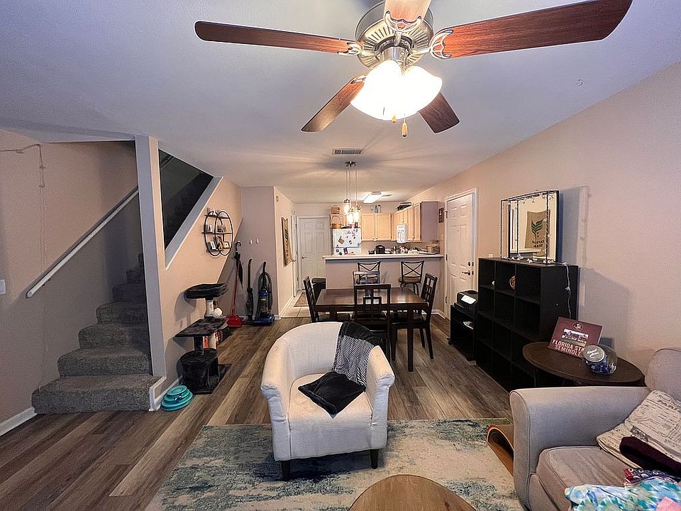 Downstairs living area 