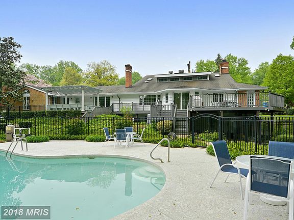 3rd image of 13413 Cleveland Dr