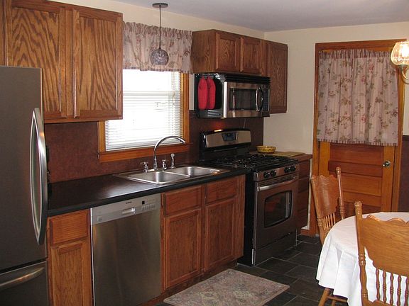 3rd image of 56 Bellinger Dr