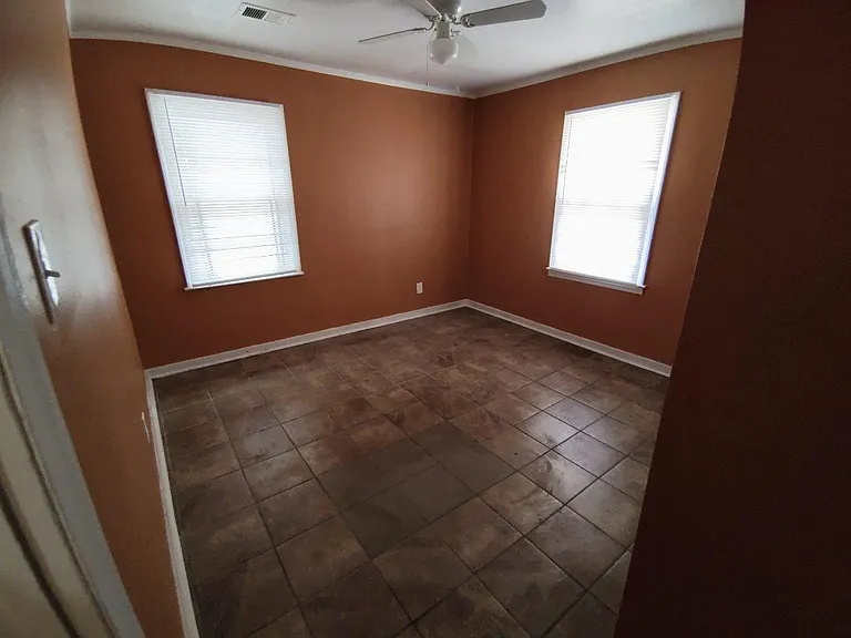 3451 Sharpe Ave — Photo 11