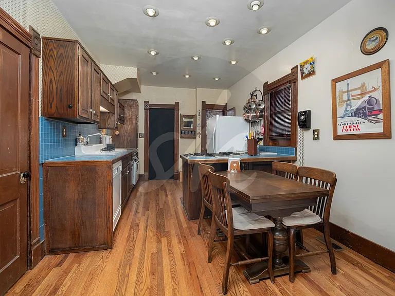 1111 W Pikes Peak Avenue — Photo 20