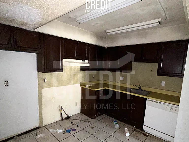 1621 Chambers Rd — Photo 6