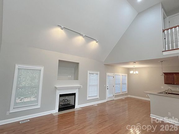 4th image of 201 Colonel Holcombe Pl