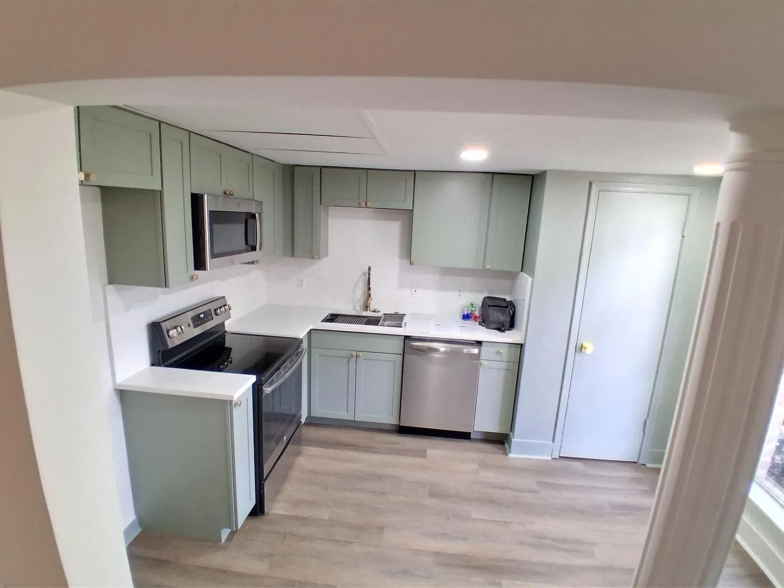 2 bed, 2.5 bath, 1224 sqft, $1,800 — Photo 2