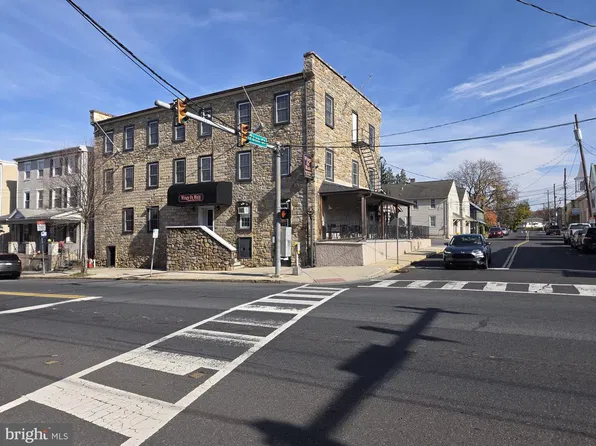 605 Main St, Hellertown, PA 18055