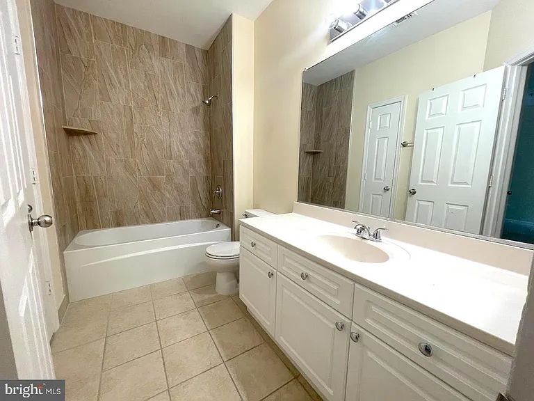 2203 Westcourt Ln #202 — Photo 5