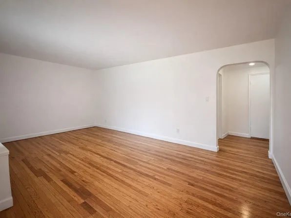 260-11 Langstone Avenue #GV118E5-1, Glen Oaks, NY 11004