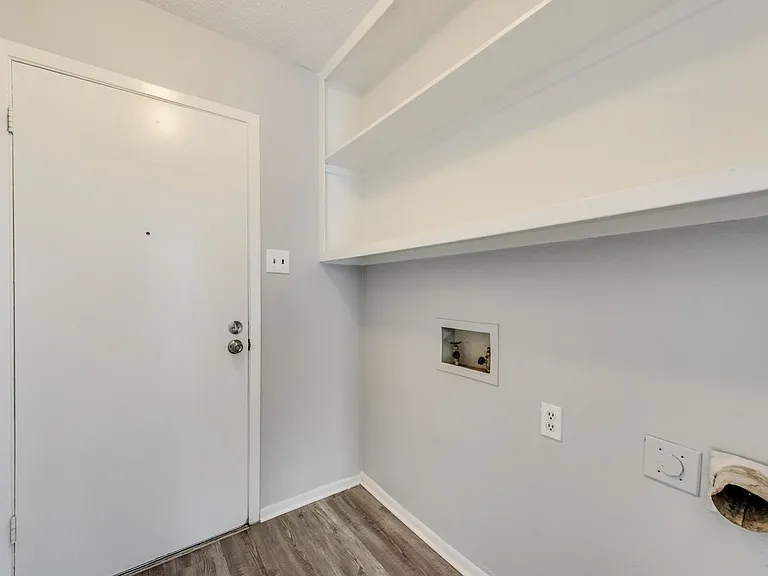 2814 Meadow Park Dr — Photo 11