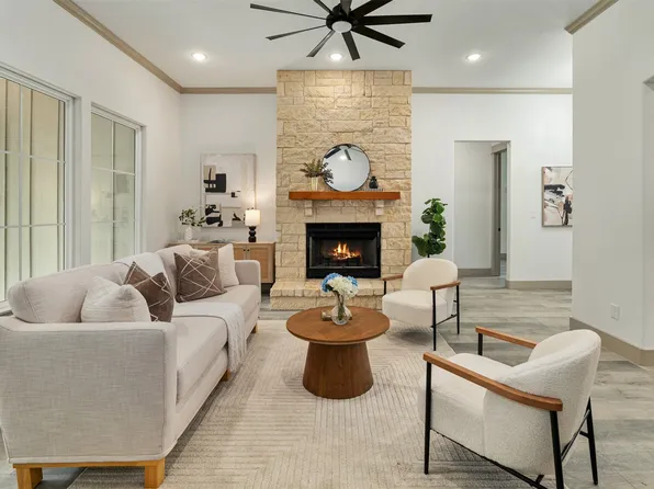30 Rainbow Dr, Malakoff, TX 75148