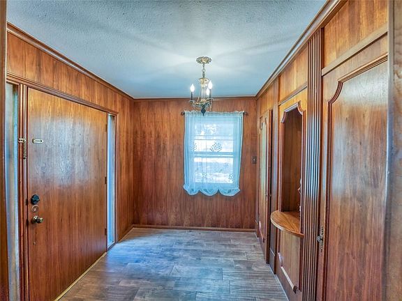 5th image of 236 E Bluebonnet Dr