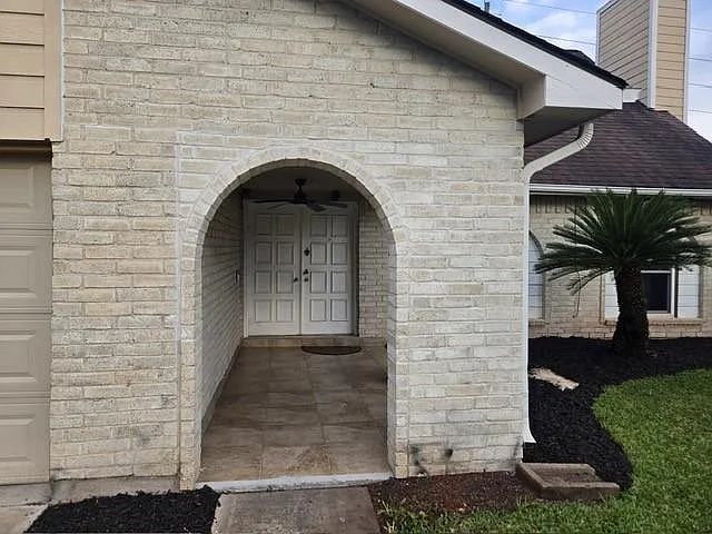 3 bed, 2.5 bath, 2618 sqft, $1,999 — Photo 3