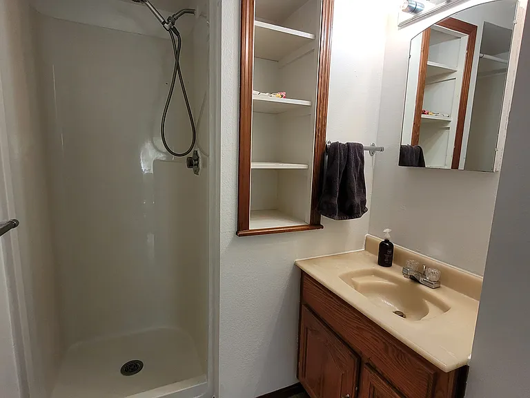 315 S Dunham Ave #B — Photo 8