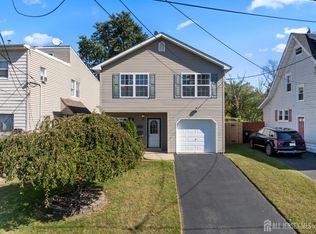 170 Benjamin Ave, Iselin, NJ 08830