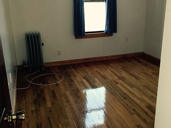 3rd image of 2835 35th St #2