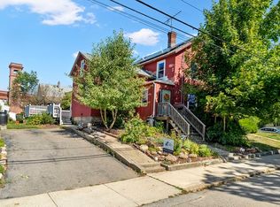 8 Union St, Hopedale, MA 01747