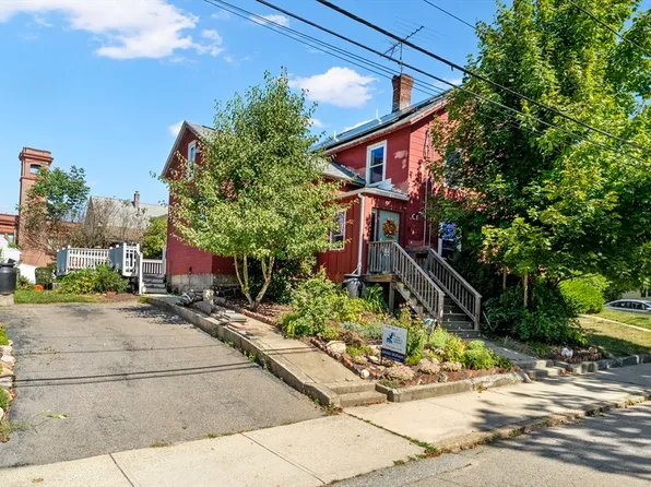8 Union St, Hopedale, MA 01747