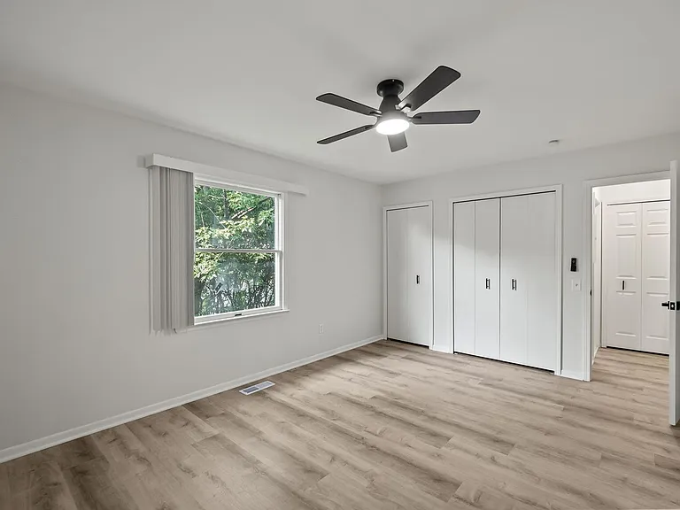 15929 W Eleven Mile Rd — Photo 14