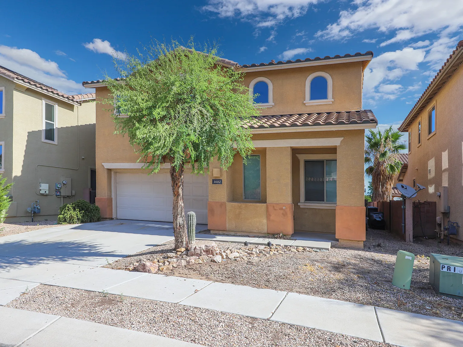 4 bed, 1900 sqft, $2,500 — Photo 3
