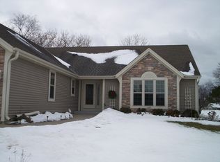 1290 Yosemite Road, Oconomowoc, WI 53066