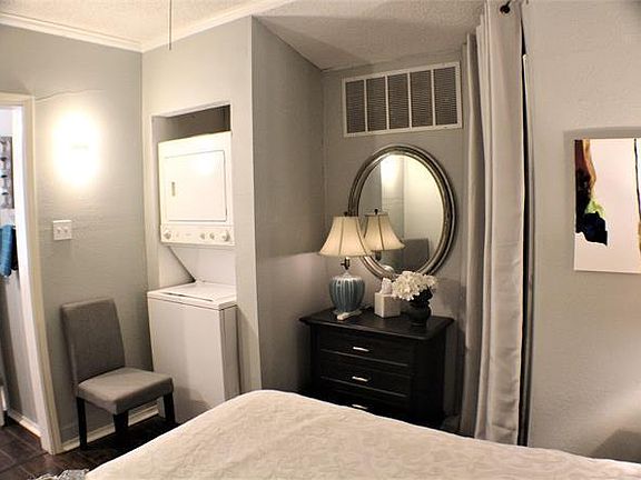 4th image of 4052 Prescott Ave #3