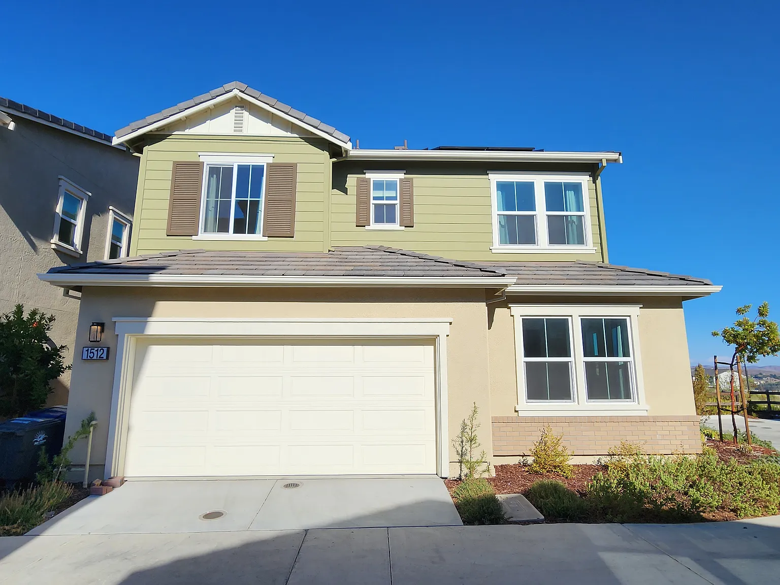 4 bed, 2343 sqft, $5,500 — Photo 2