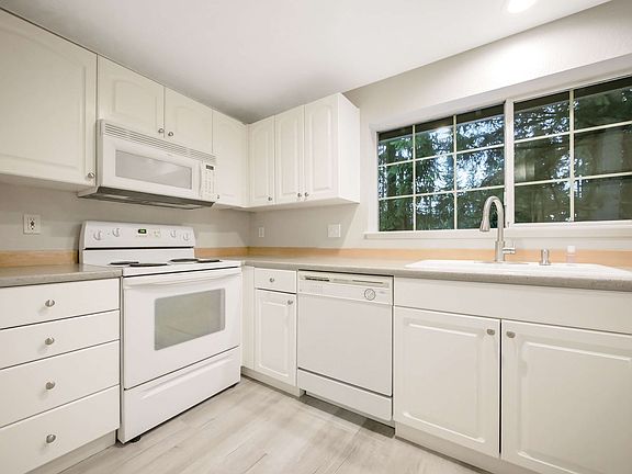 2nd image of 15433 Country Club Dr Unit C305