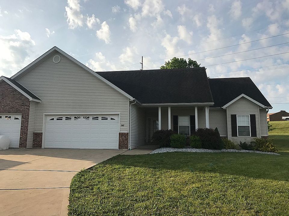 Front of Home. 3 car garage.
