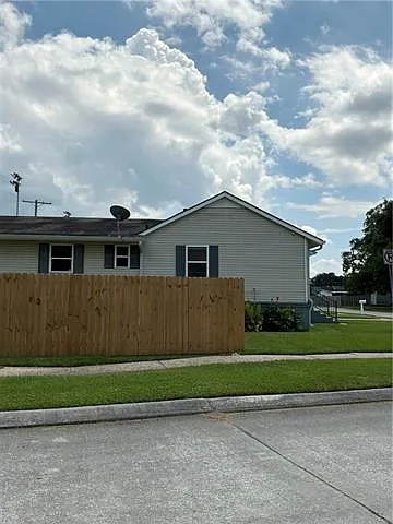 1401 Farrington Dr — Photo 26