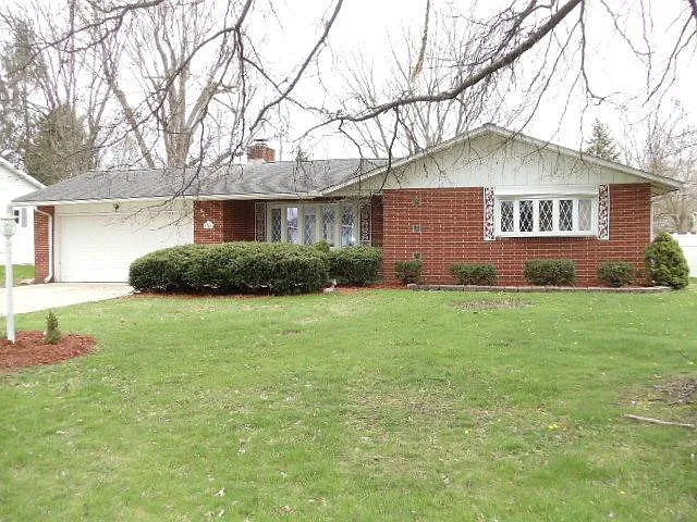 852 Wayne Dr photo 1