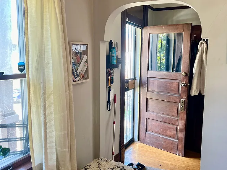 715 E Wright St — Photo 11