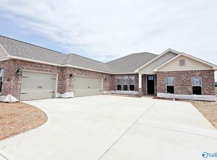 1075 Maplehurst St, Decatur, AL 35603